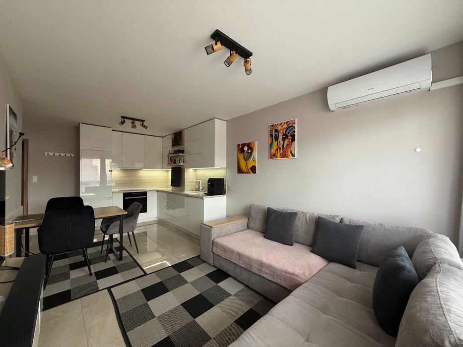 Собственик - Напълно обзаведен двустаен апартамен