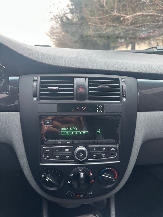 Продается своя Gentra 3позиция фулл, люк, абс, мафон