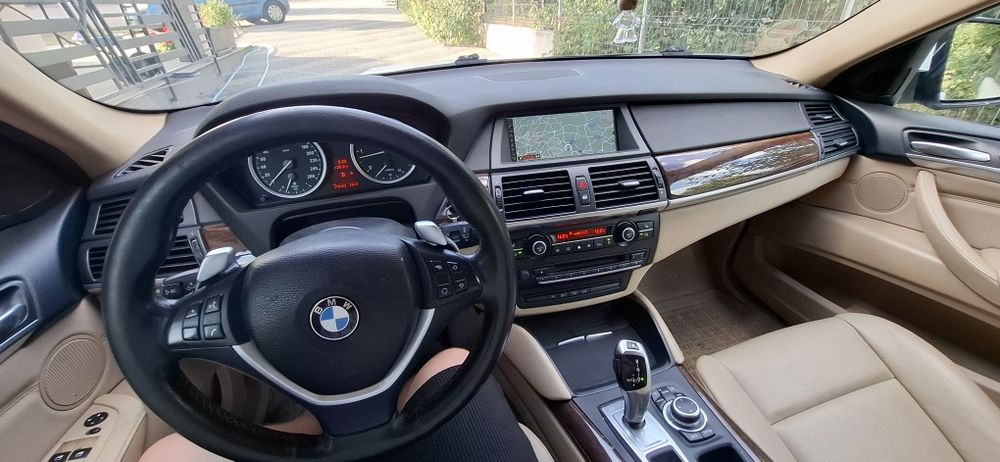 Vând bmw x6 din 2010