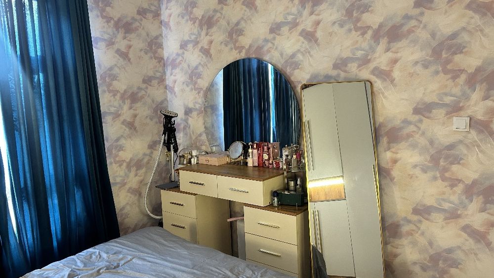 Уй сотилади барча жихозлари бн