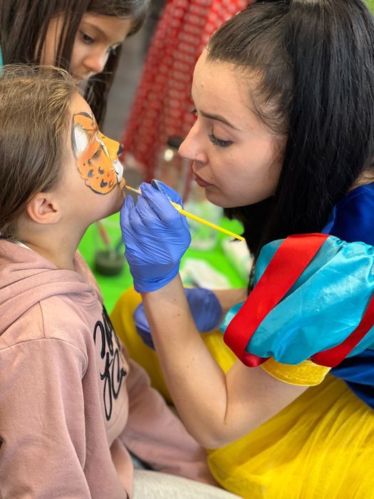 Animatori Petreceri Copii/Mos Craciun/Ursitoare botez Bucuresti/Ilfov