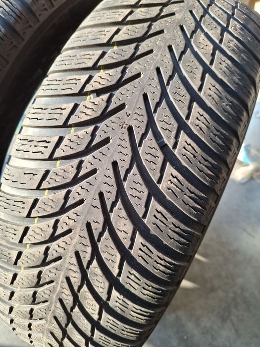 2 Anvelopele de iarnă 215 65 r17 Nokian