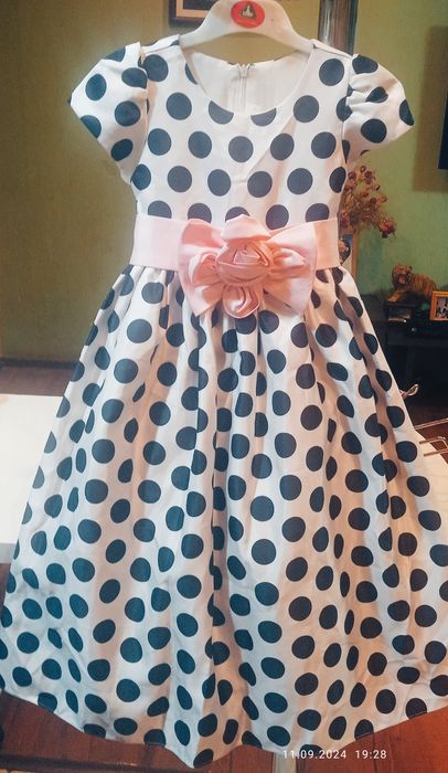 Красивое, праздничное платье для девочки