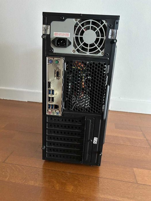 PC AMD Athlon 3000G | 8GB RAM | SSD 240GB | Stare bună