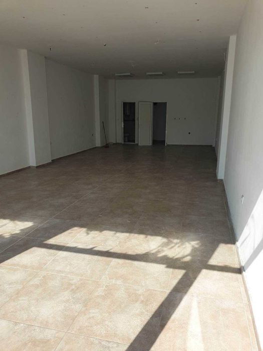 Дава се под наем Магазин в Бургас, Меден рудник - зона А - 80 кв.м за 425 € - Снимка #3