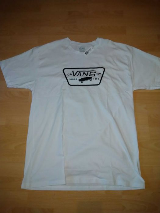 Тениска на Vans .