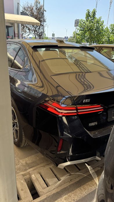 Bmw i5 40L monitorli