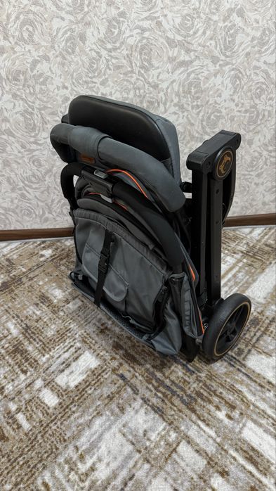 Коляска прогулочная Ining Baby