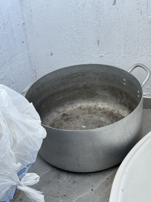 алюминиевая кастрюля