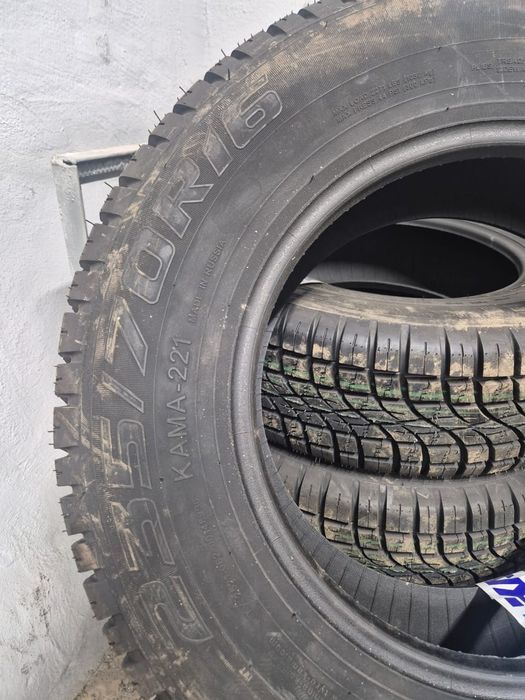 Продам шины 235/70Р16