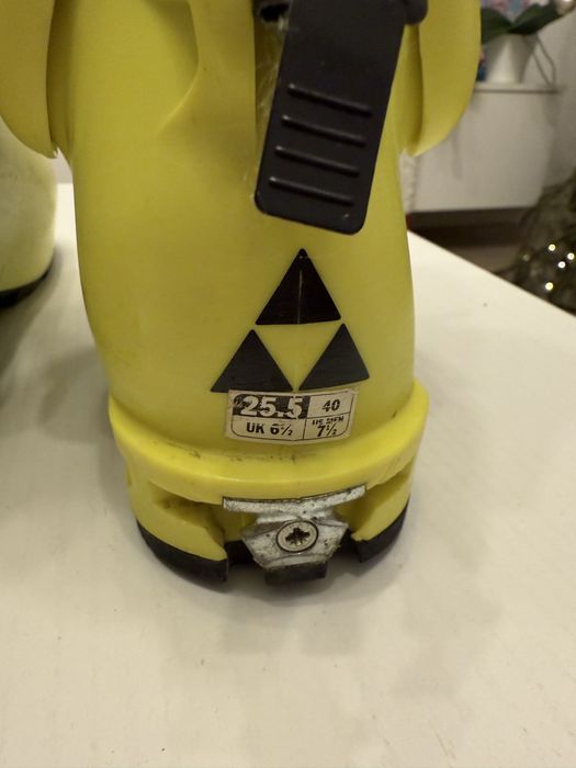 Clapari ski Fischer Travers CS Yellow 25.5 mondo