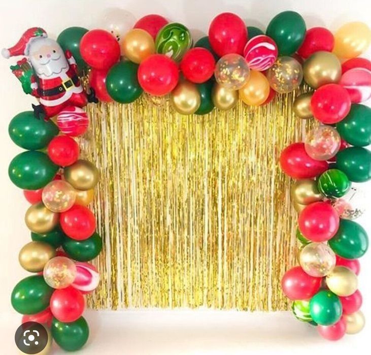 Оформление фотозоны пресс сцены баннеры арки из шаров цветов