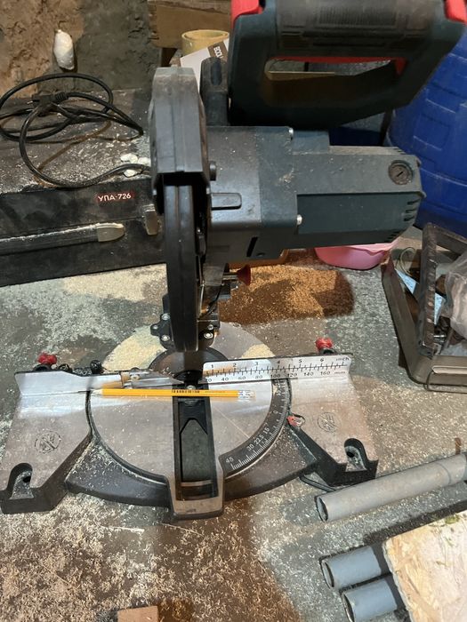 Торцовочная пила/торцовка