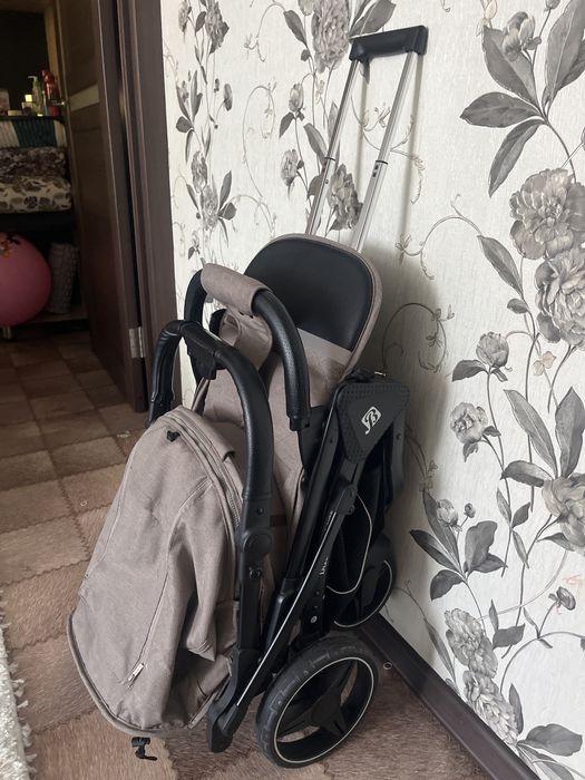 Коляска прогулочная baballo future
