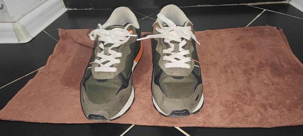 Кроссовки мужские 43