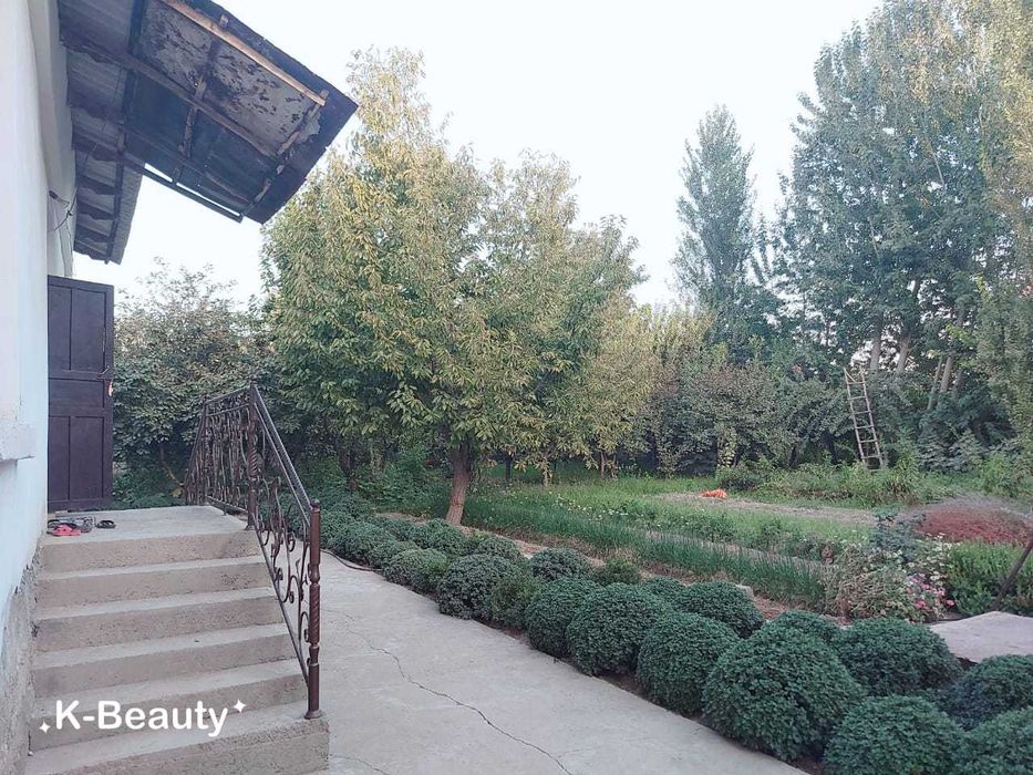 Хороший в городе  5 комнатный дом с участком 26 соток