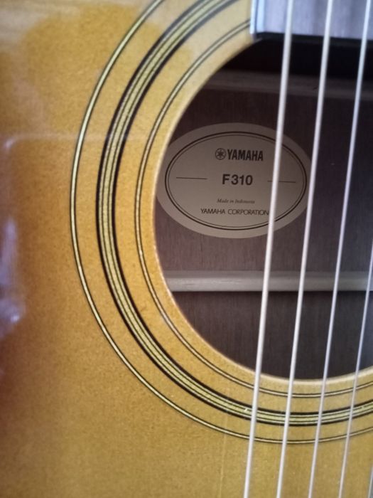 Продам гитару YAMAHA F310