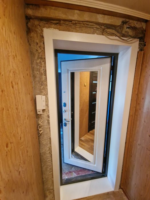 Установка Дверей