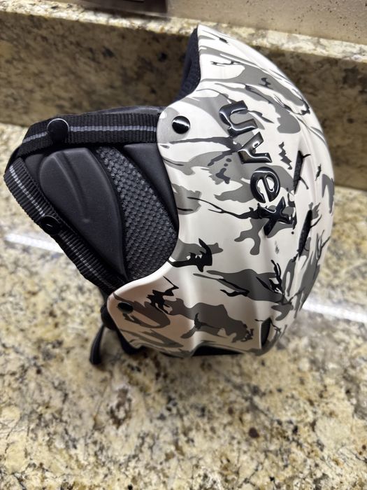 Каска за ски Uvex