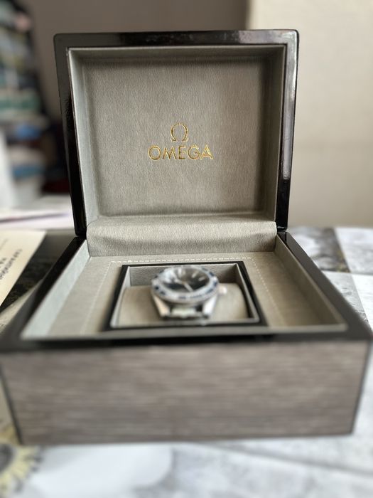 Продам часы омега Оригинал механический