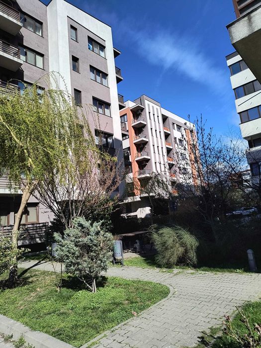 Proprietar, vând 2 Camere Premium 64mp,Tavan Înalt .
