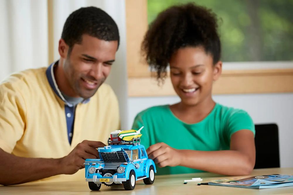 LEGO 10252 Creator Expert - Volkswagen Beetle 10252 Фолксваген Бийтъл