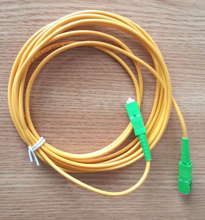 Cablu fibră optică cu conectori 3 metri