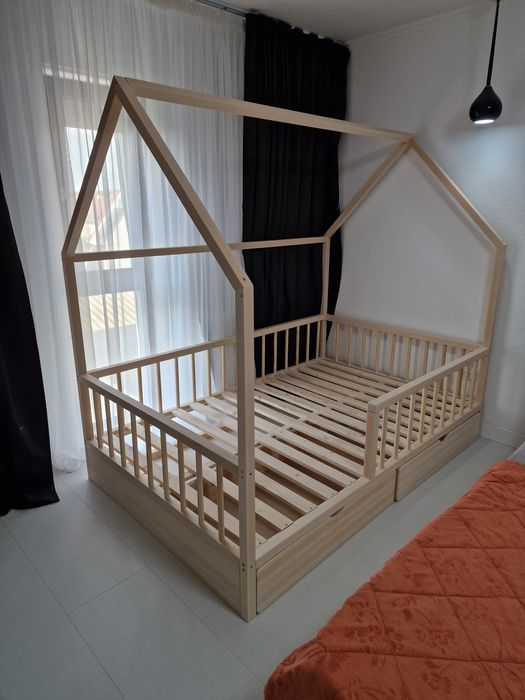 Pat casuta Montessori, pat dublu, pat rezistent, pat copii, lemn masiv