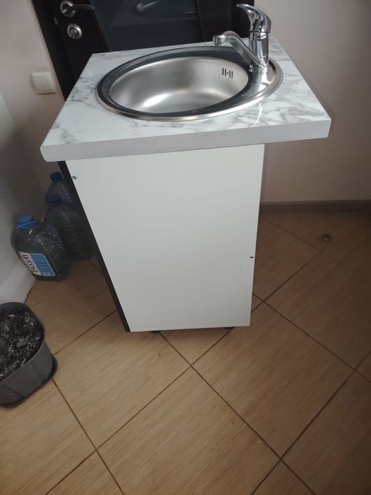 Продам кухонную тумбу мойку
