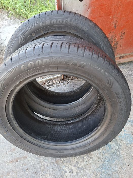 Продам шины. 225/55/17  гудиер.