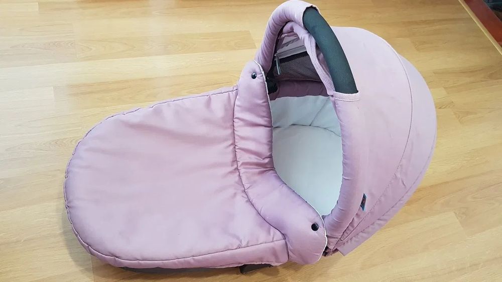 Детска количка с кош