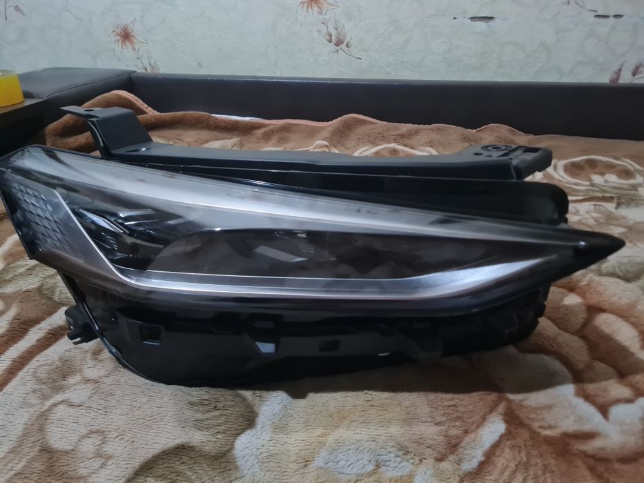 Фары на кия  к 8