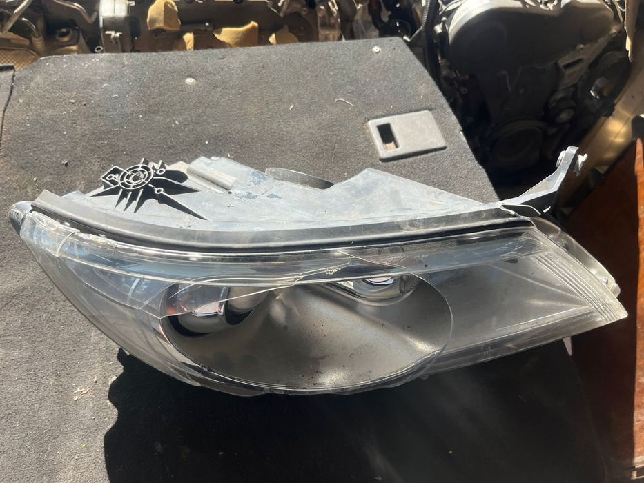 Фар за части с ксенон за Vw tiguan 2008 година десен