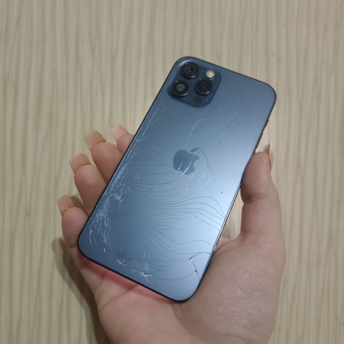 iPhone 12 PRO / 256gb / 76% / имеется торг / пишите