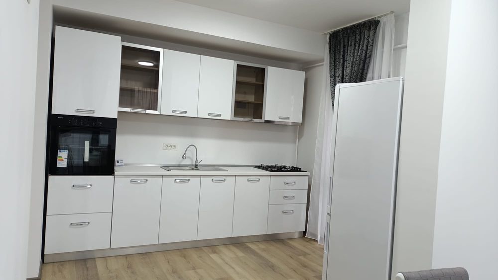 Închiriez VILĂ DE LUX NOUĂ P+1