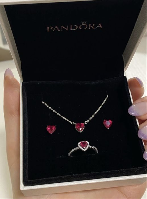 Продам комплект от Pandora