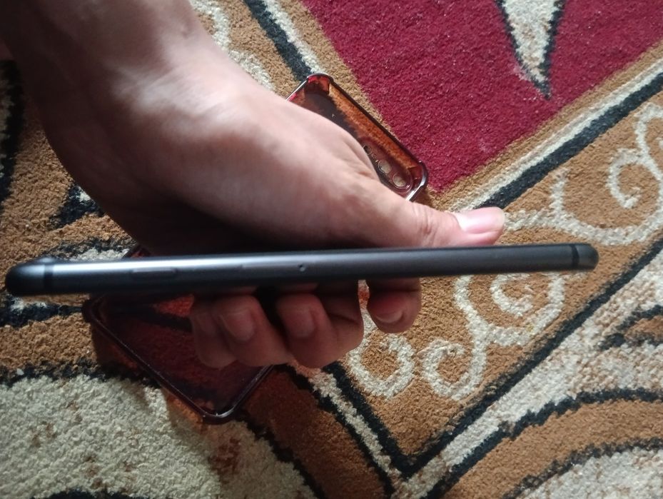 iPhone 8 plus продам