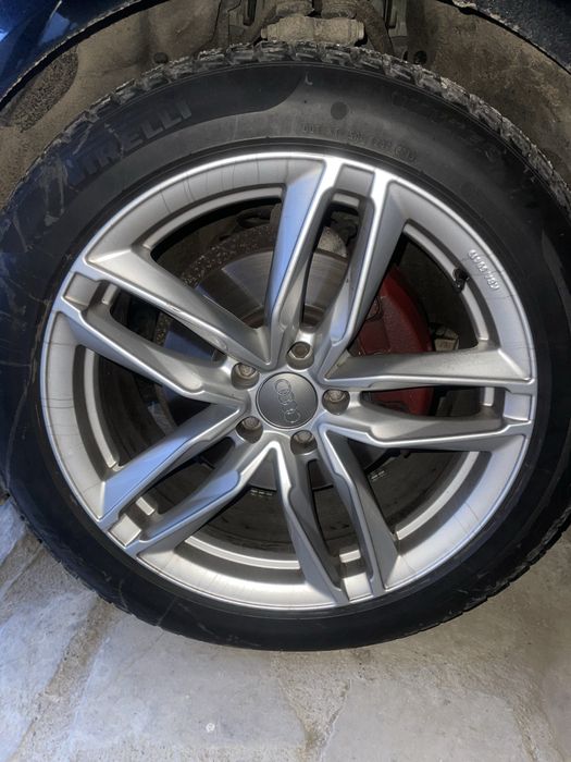 Vand jante r19  cu tot cu cauciucuri pirelli !