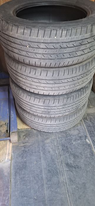 Продам б/у резину 215/60/17 летние