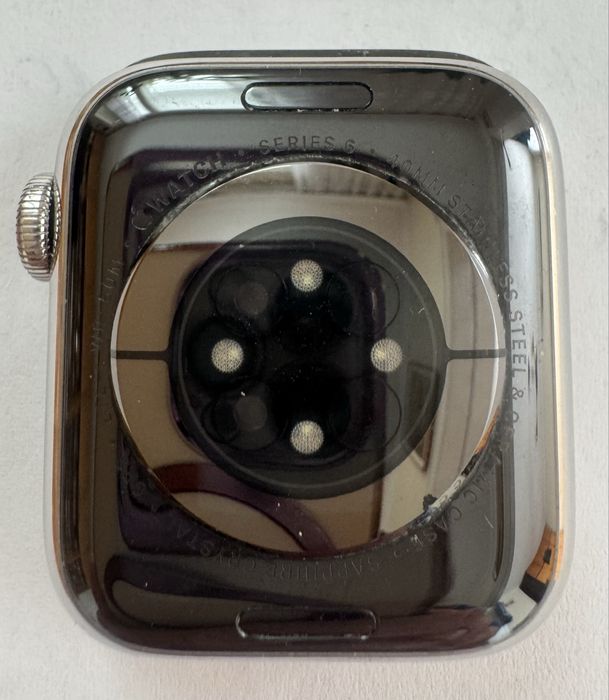 Часовник Apple Watch 6