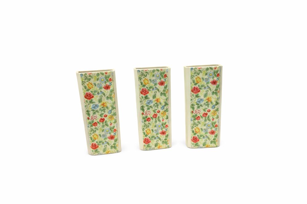 Френски порцеланови вази  за стена или радиатор