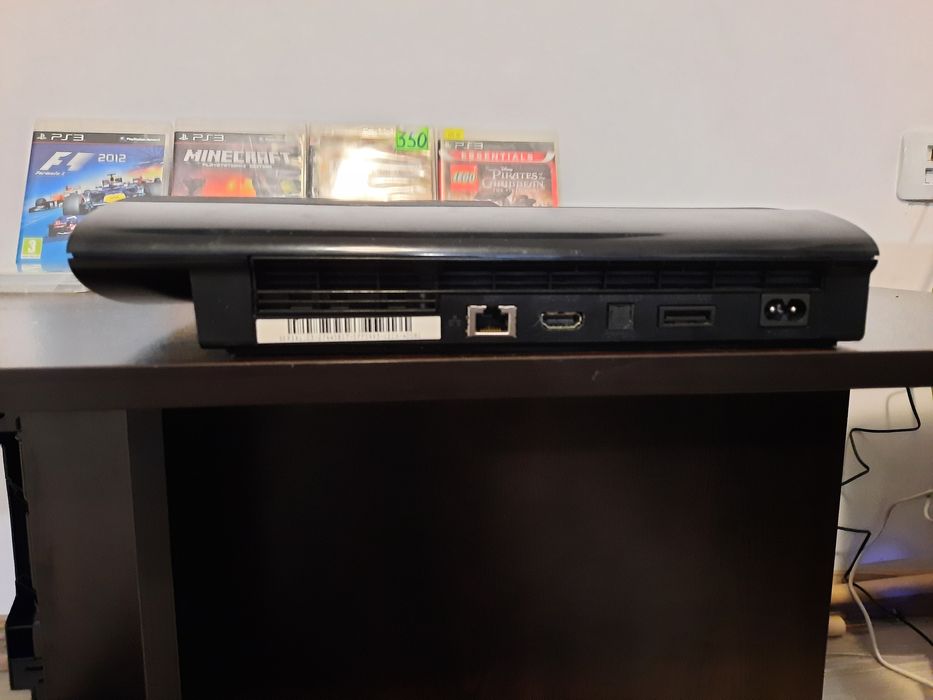 Playstation 3 super slim с 8 игри