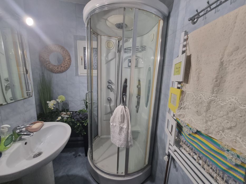 Inchiriez apartament