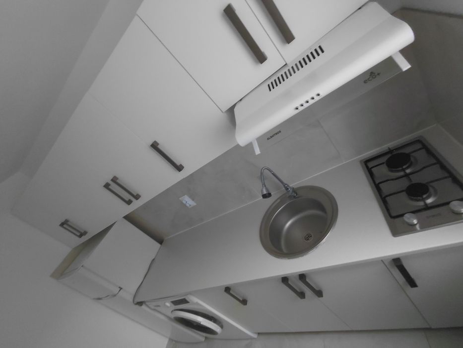 Închiriez garsoniera