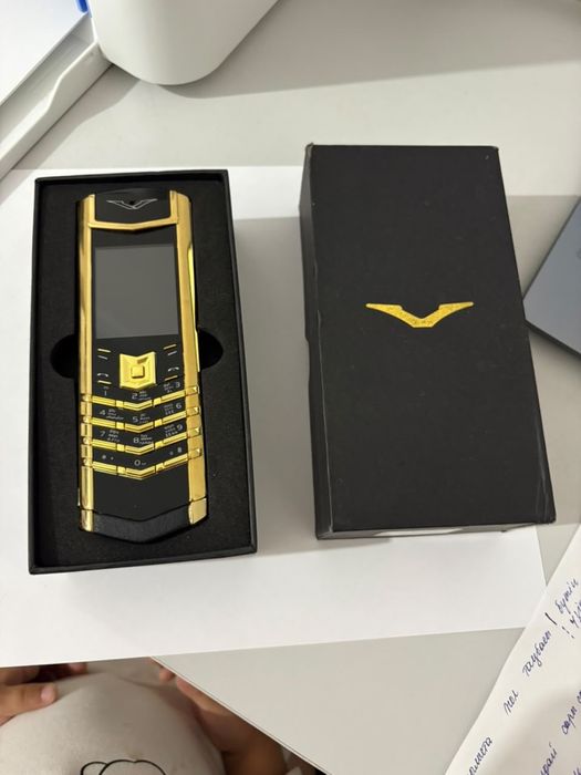 Vertu телефон новый состояние