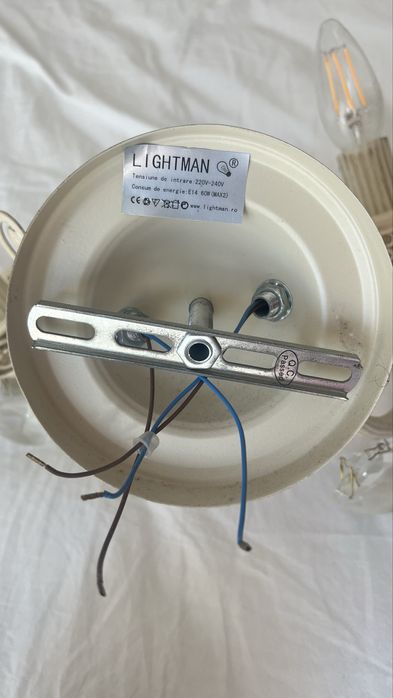 Set 5 aplice de perete , finisaj alb antichizat. metal+cristale