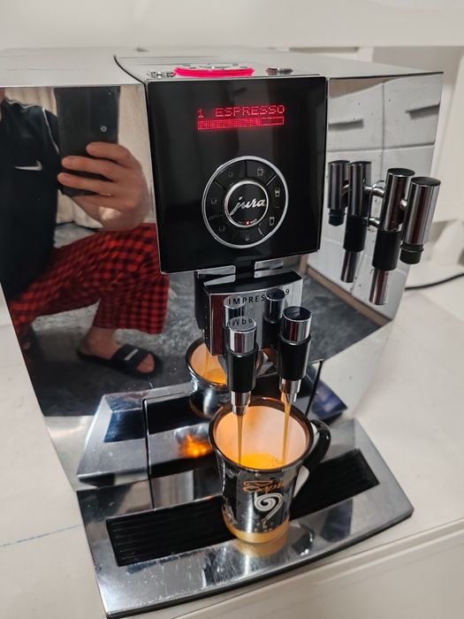 Esspresor Jura Impressa j9, Germania