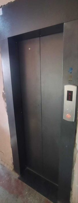 Срочно Метро якинида 2/6/9 квартира 43м.кв СОТИЛАДИ!!!