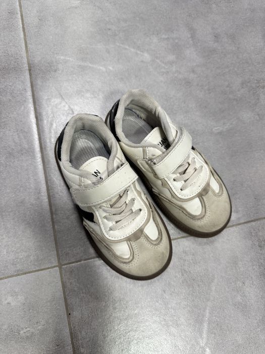 Детская обувь (кроссовки, ботинки), для девочек и мальчиков