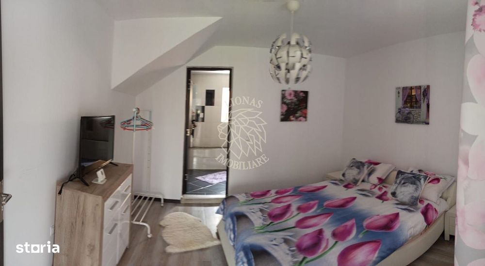 Apartament la casa 3 camere-curte-piscina-foisor-Zona Podul Jelnei